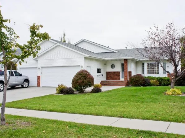 3720 20th St S, Fargo, ND 58104