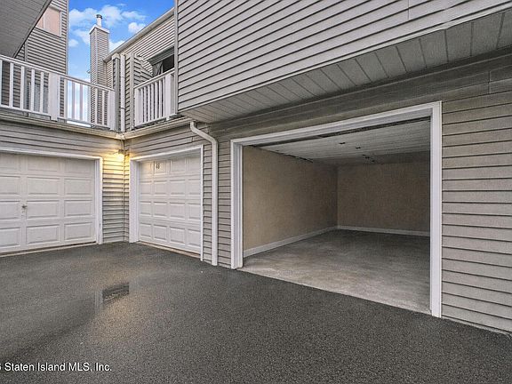 4th image of 46 Regal Walk Unit 20