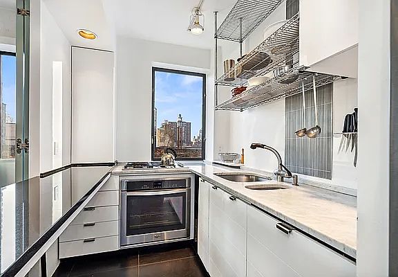 5th image of 254 W 25th St APT 6C