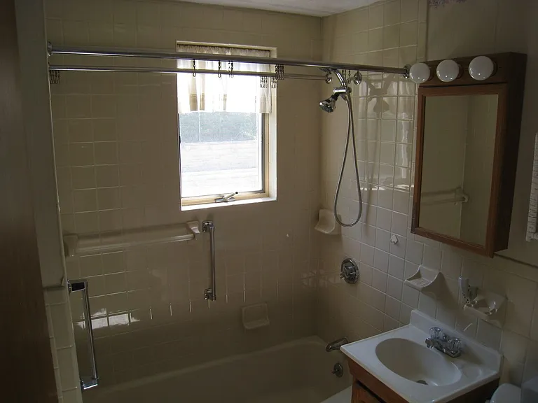 60 Union St #A2 — Photo 4