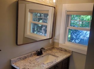 154 Alpine St, Dubuque, IA 52001