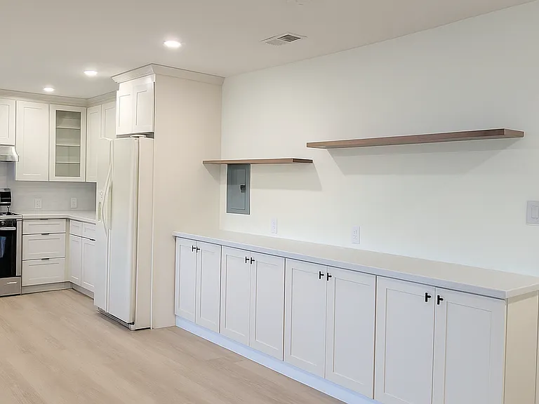 22434 Salem Ave #B — Photo 3