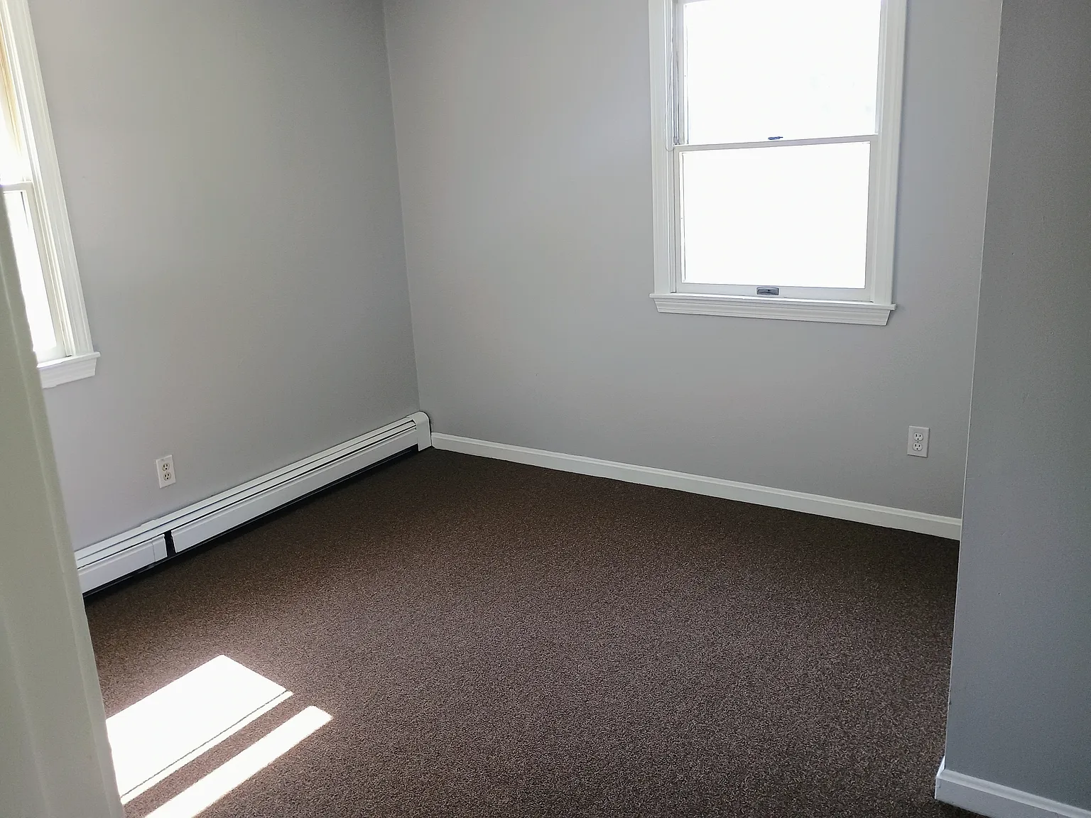 3 bed, 1050 sqft, $2,565 — Photo 4