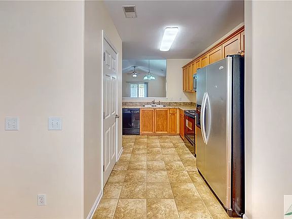 5th image of 158 Lakepointe Dr