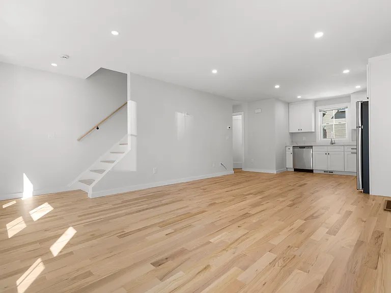 14 Taylor St #8 — Photo 8
