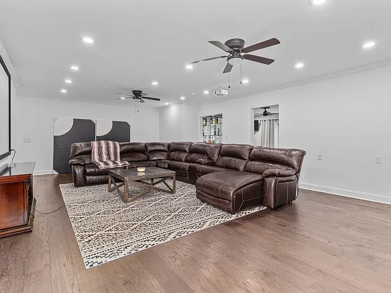 1020 W Matthews Ave — Photo 22