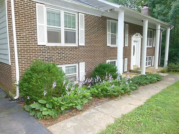 3rd image of 9810 Montyville Dr