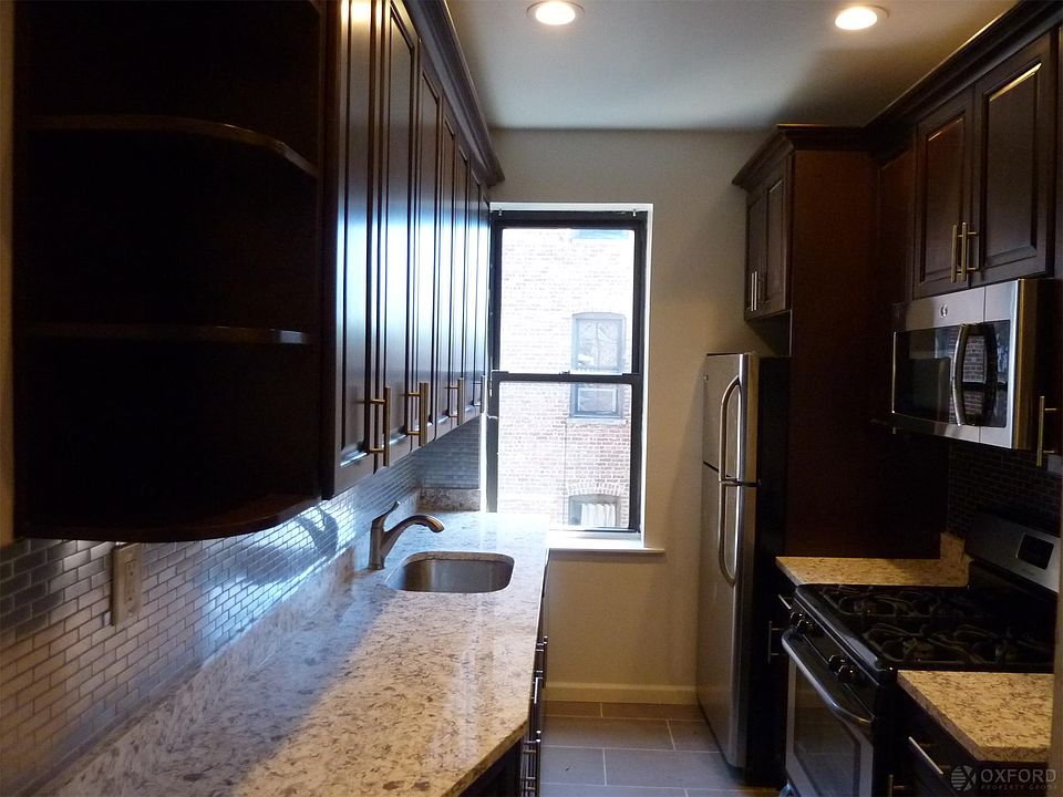 1st image of 450 Clinton Ave APT C4