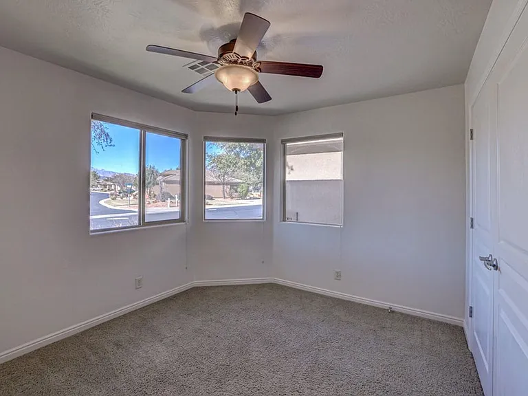 259 S 300 W — Photo 23