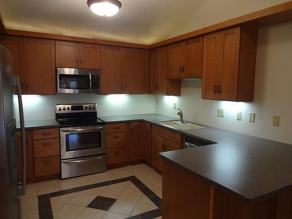 4th image of 215 Brookwood Dr