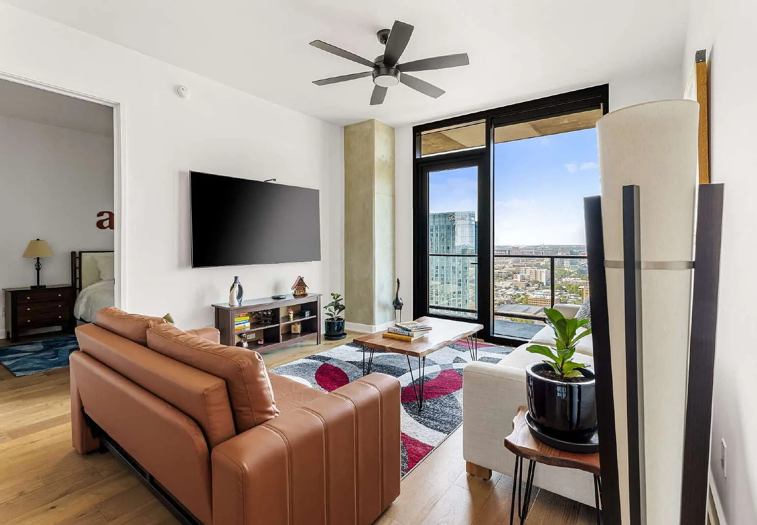 2 bed, 2.0 bath, 970 sqft, $6,495 — Photo 4