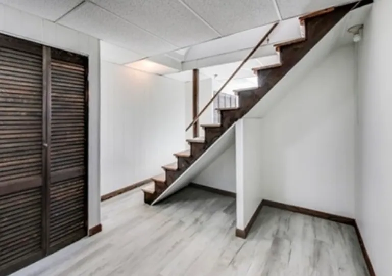 100 Bridge St — Photo 10