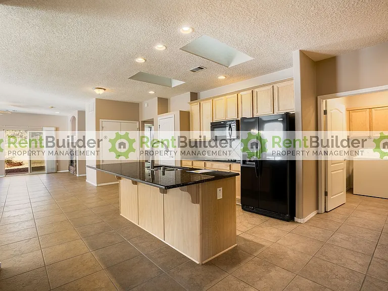 1027 Desert Willow Ct — Photo 9
