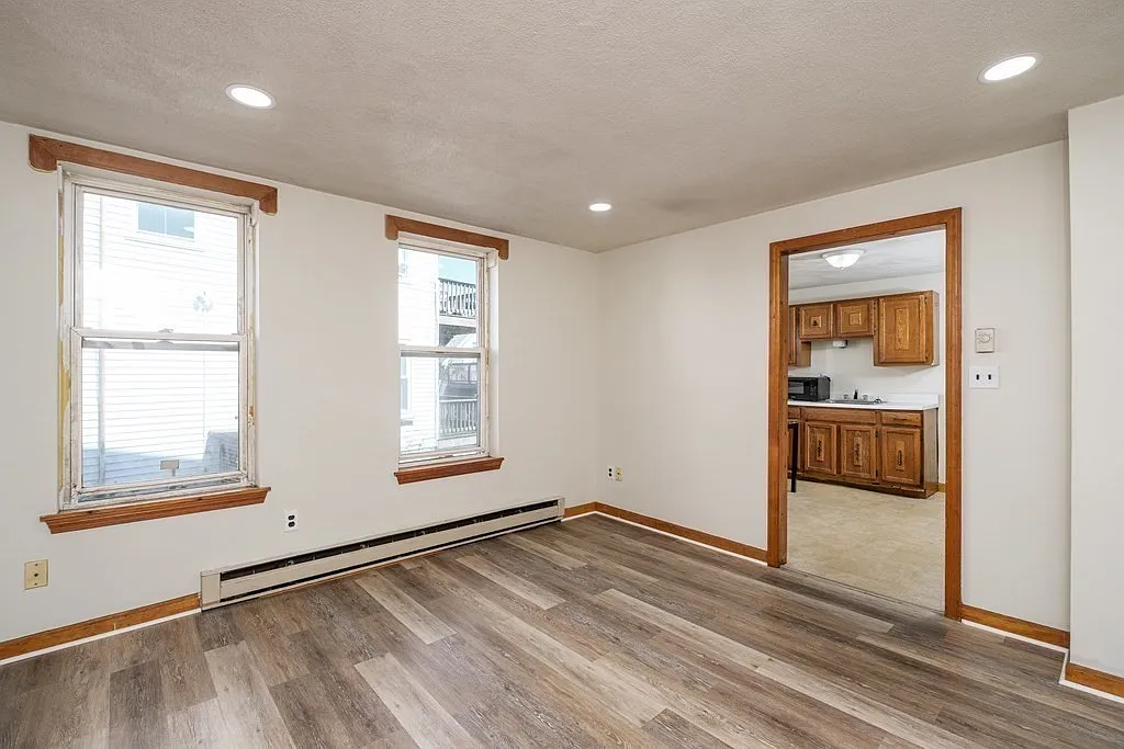 Studio, 1.0 bath, 700 sqft, $1,900 — Photo 2