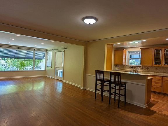 4th image of 606 N Daisy Ave