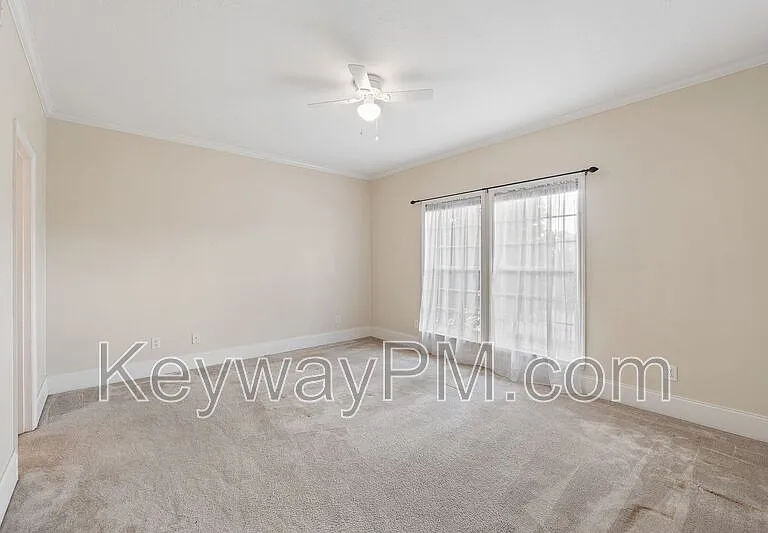 4890 Somerset Dr — Photo 12