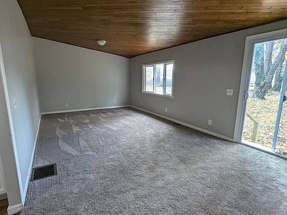 2nd image of 114 Maple Manor Dr