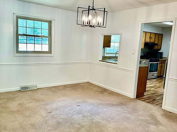 5th image of 5812 Altrada Dr