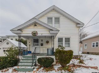 3 Grandoe Ln, Gloversville, NY 12078