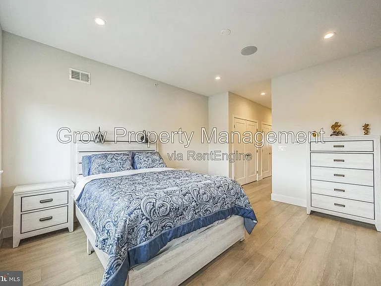 1752 N Bailey St — Photo 17