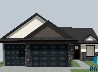 5705 S Spirea Ave, Sioux Falls, SD 57108