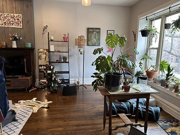 2nd image of 1917 W Evergreen Ave APT 2F