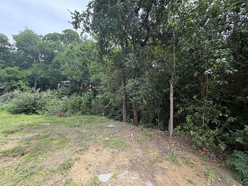 1st image of 214 Diana Dr