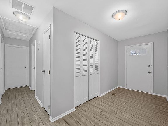 4th image of 11840 Elkwood Dr