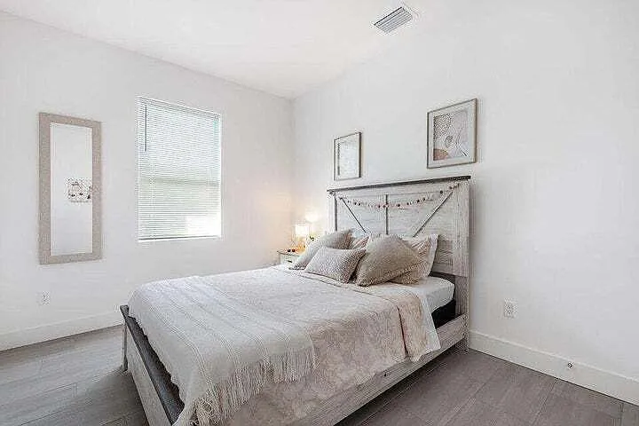 2683 Hiawatha Avenue - 1 — Photo 1