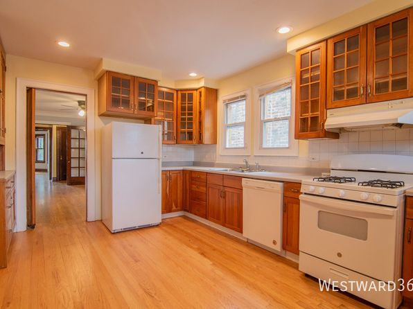 5944 N Artesian Ave #2