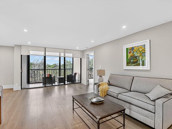 4th image of 7847 Lakeside Boulevard #1051