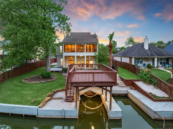 734 Lake View Dr, Montgomery, TX 77356