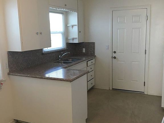 5th image of 24603 Richmond Dr