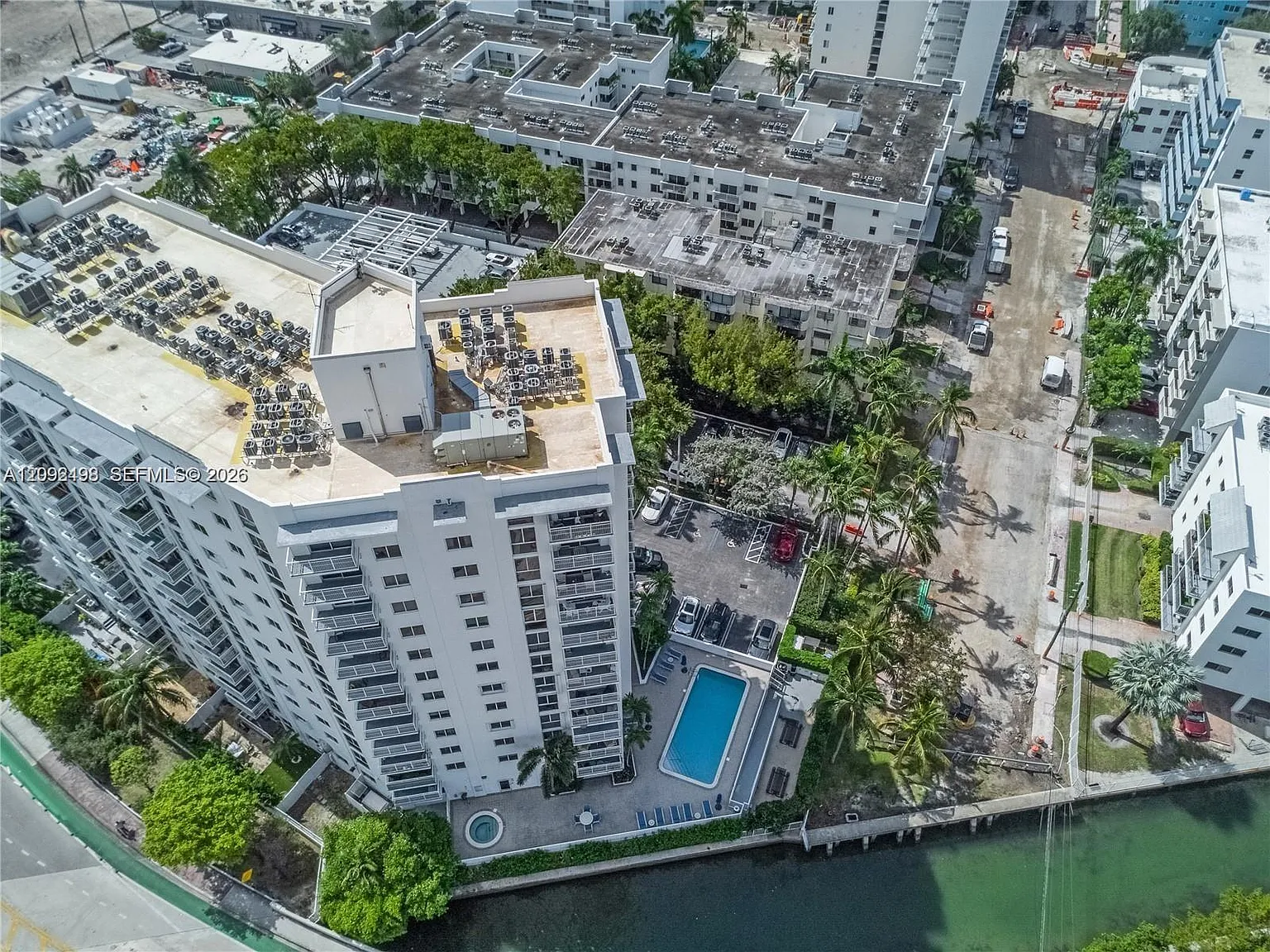 West Bay Plaza Condo — Photo 2
