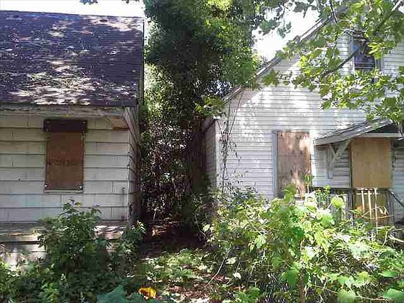 3826 Lawndale