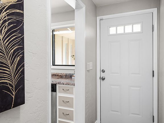 4th image of 1632 Larkspur Loop