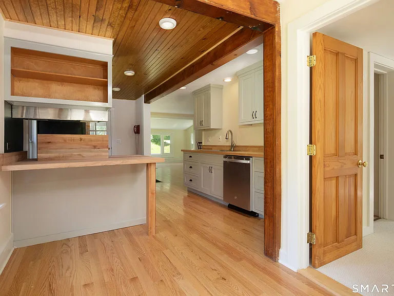 142 Factory St — Photo 6