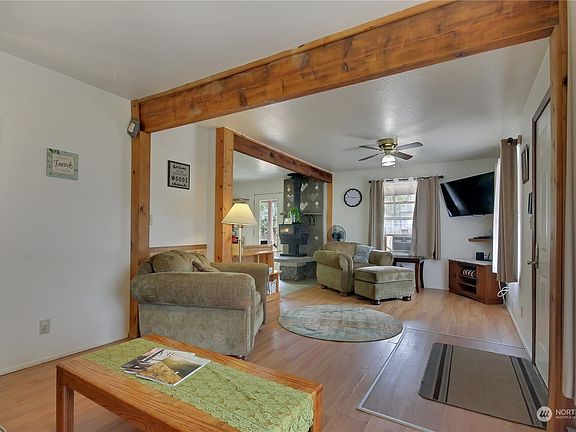 4th image of 20821 175th Street Ct E