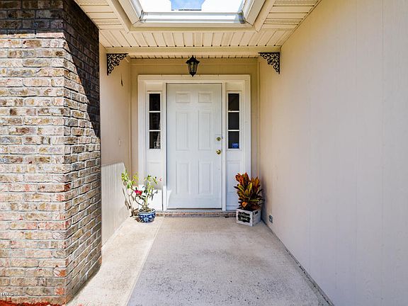 2nd image of 1675 Hawkins Cove Dr W