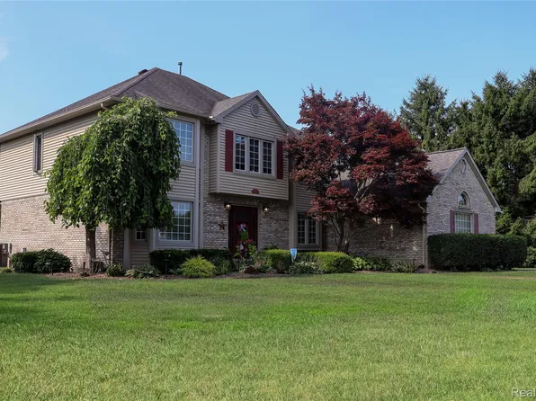 10170 Abrams Frk, Brighton, MI 48114