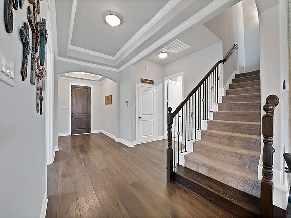 4th image of 1905 Silver Falls Dr