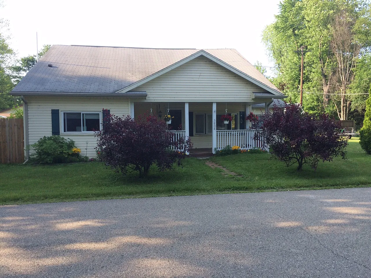 3808 Maple Rd photo 1