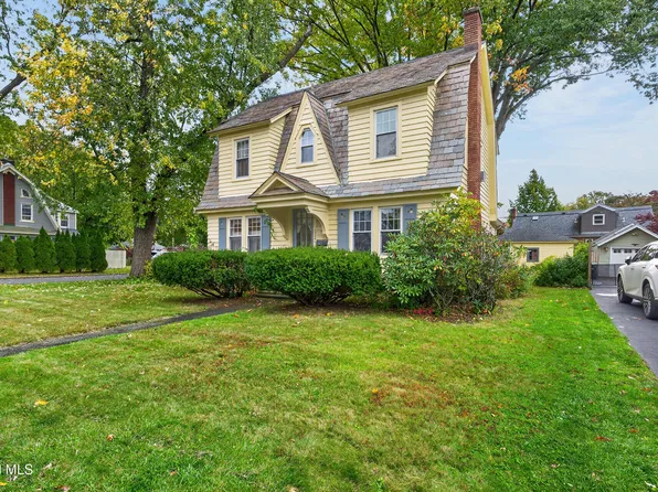 1324 Regent Street, Niskayuna, NY 12309