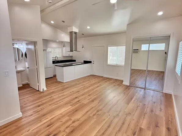 2390 1/2 Ivy Rd, Oceanside, CA 92054