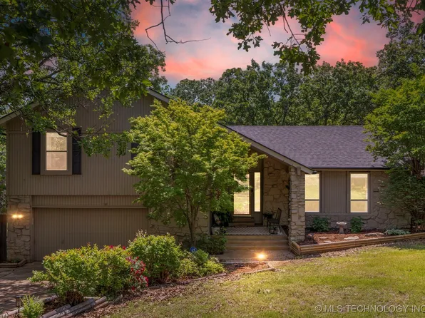 4210 Colonial Dr, Sapulpa, OK 74066