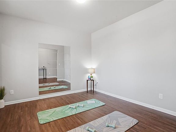4th image of 3869 Makeover Ct
