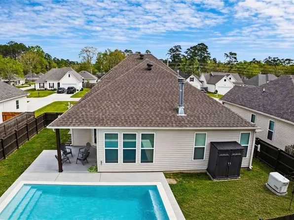 2316 Cours Carson St, Mandeville, LA 70448