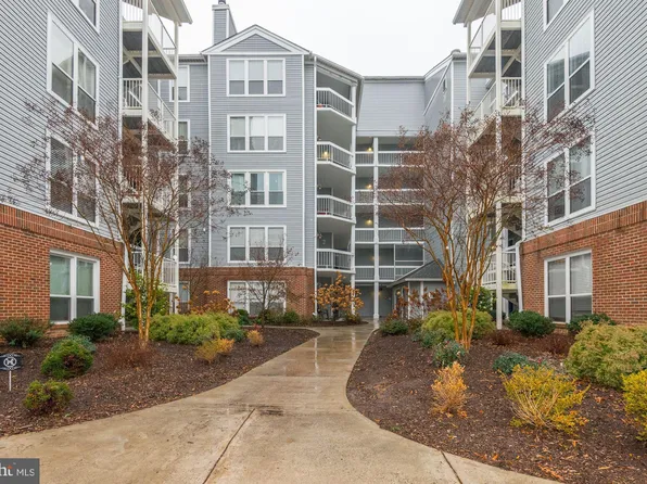 3178 Summit Square Dr APT D12, Oakton, VA 22124