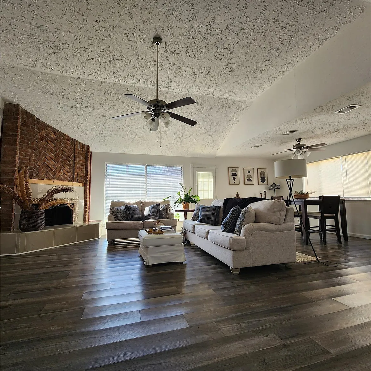 Building Photo - 3622 Fiddlers Green Dr