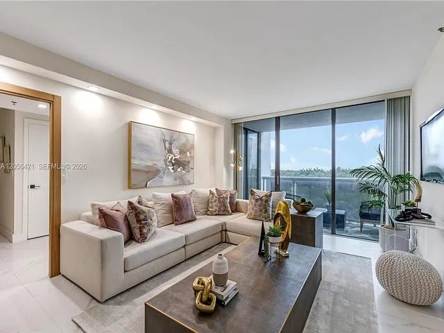 2 bed, 2.0 bath, $3,200 — Photo 2